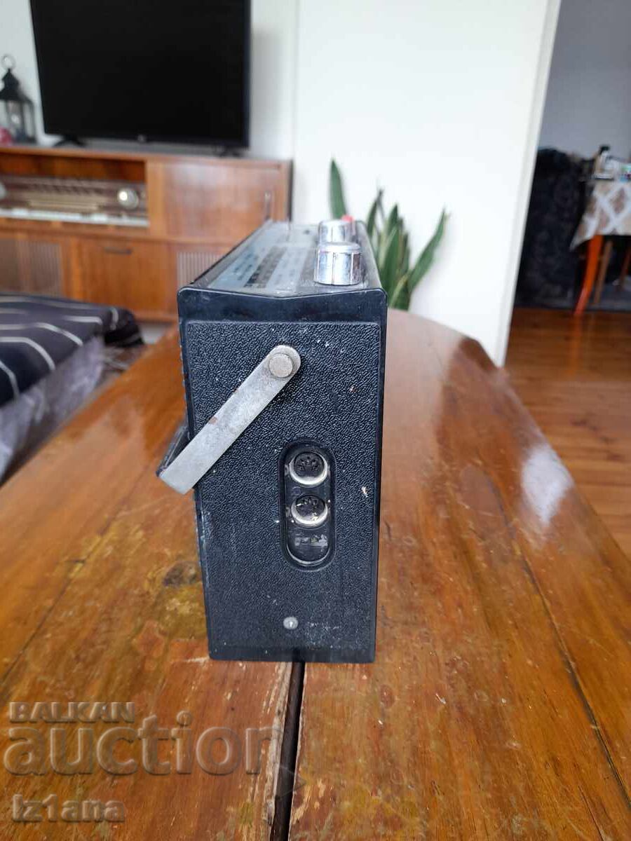 Old radio, radiocassette recorder Resprom Octava with price 60.00 BGN | € 30.68 Old radio, radiocassette recorder Resprom Octava with price 60.00 BGN | € 30.68