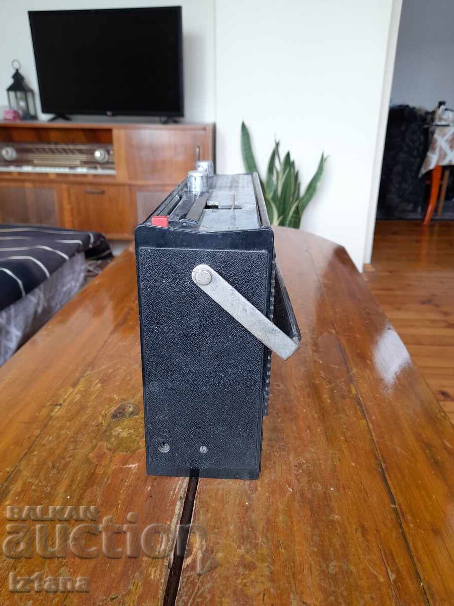 Delivery of Old radio, radiocassette recorder Resprom Octava Delivery of Old radio, radiocassette recorder Resprom Octava