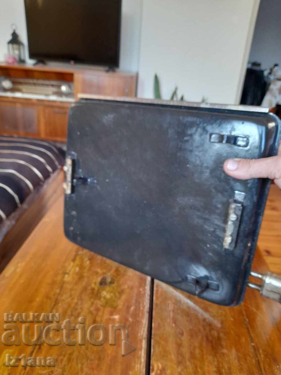 Delivery of Old electric grill Delivery of Old electric grill