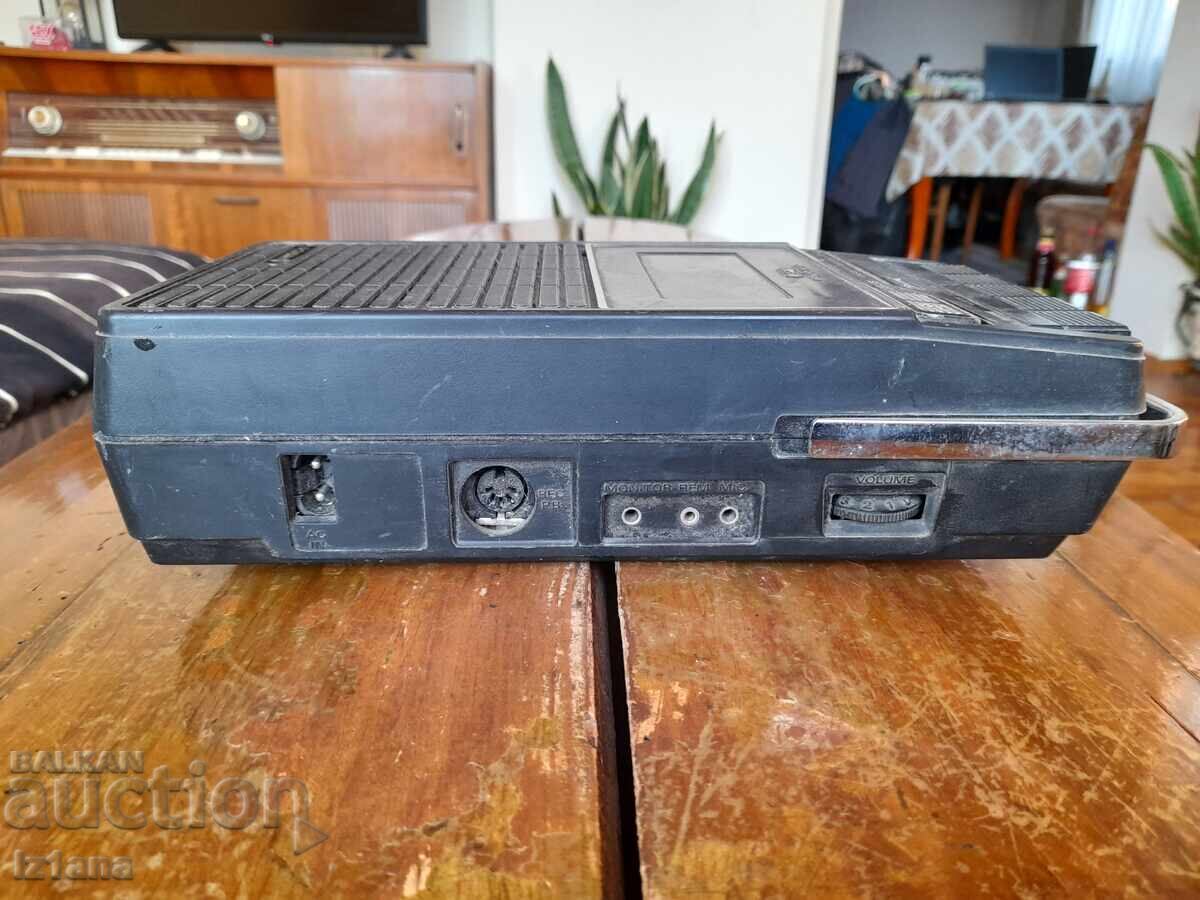 Delivery of Old Hitachi TRQ-247 cassette player Delivery of Old Hitachi TRQ-247 cassette player