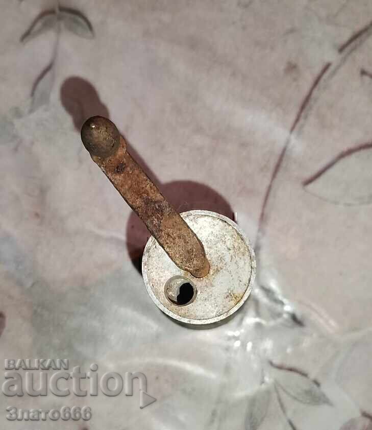 Old pepper mill with price € 2.56 | 5.01 BGN Old pepper mill with price € 2.56 | 5.01 BGN