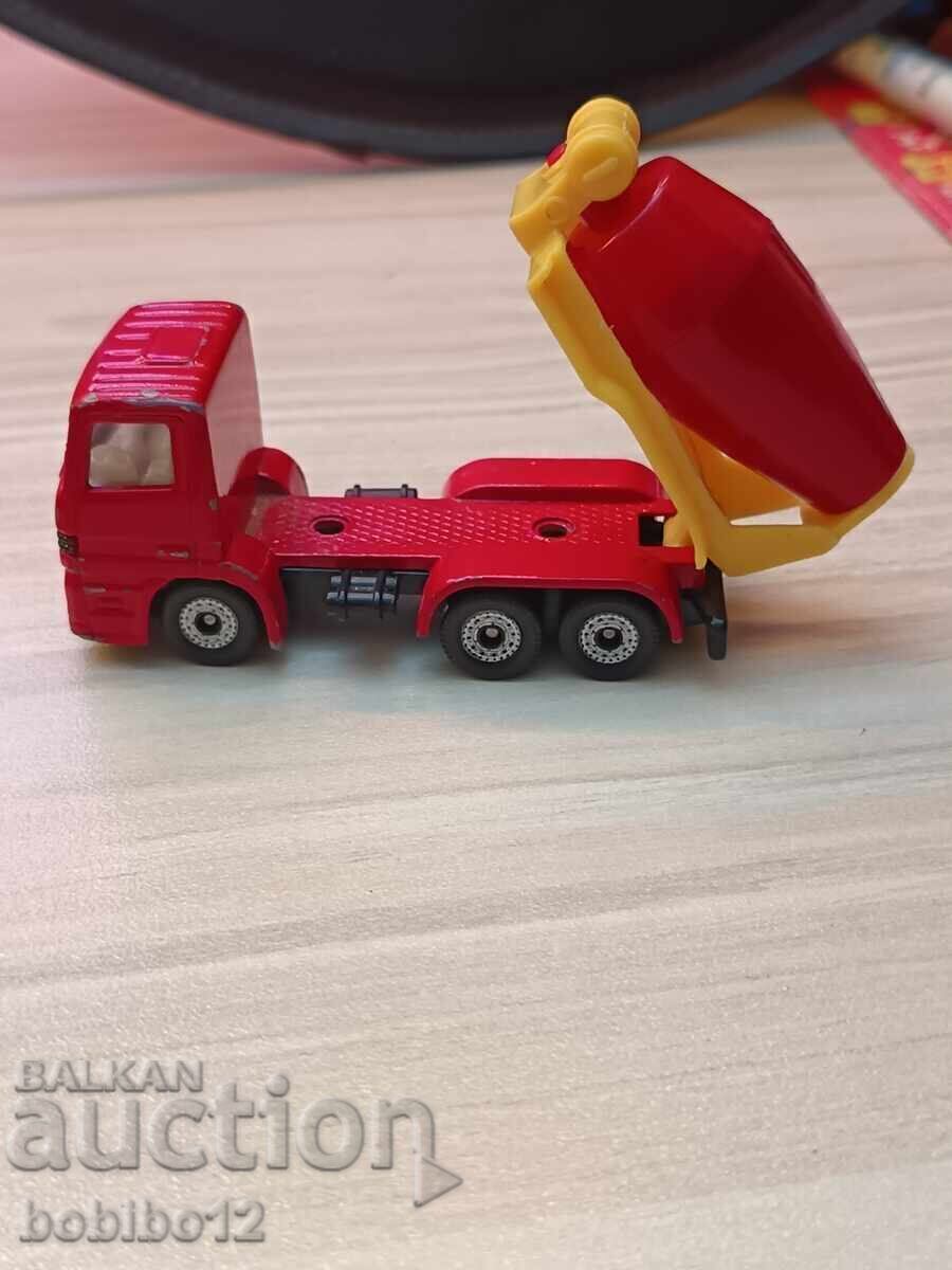 lot of matchbox carts, siku, concrete truck - 7 lot of matchbox carts, siku, concrete truck - 7