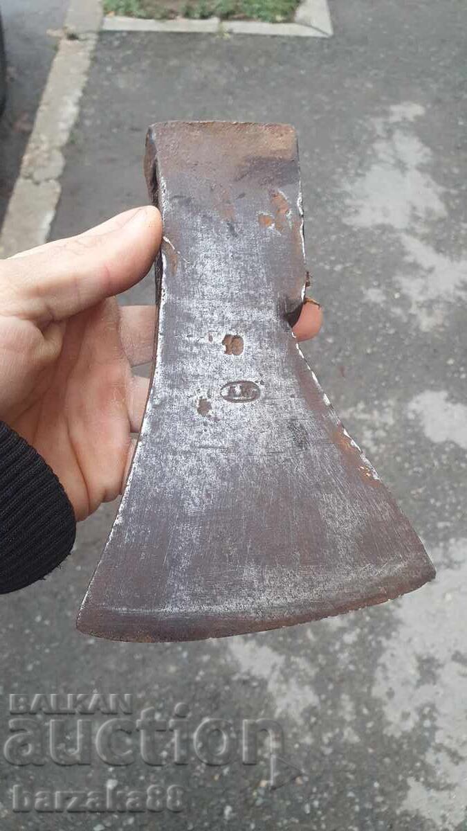 Old Axe Axe 10