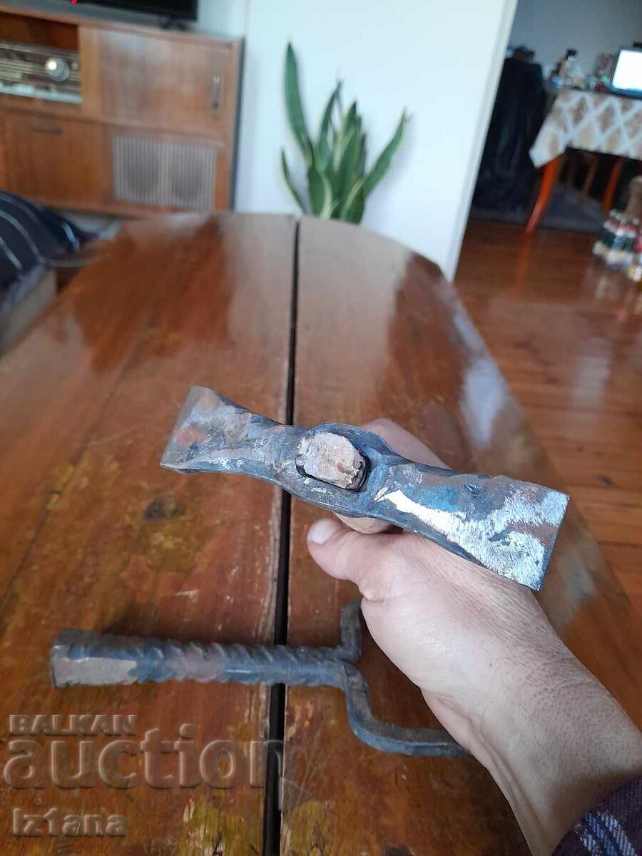 Παλιό σφυρί και αμόνι για κούρεμα μαλλιών - 5 Παλιό σφυρί και αμόνι για κούρεμα μαλλιών - 5