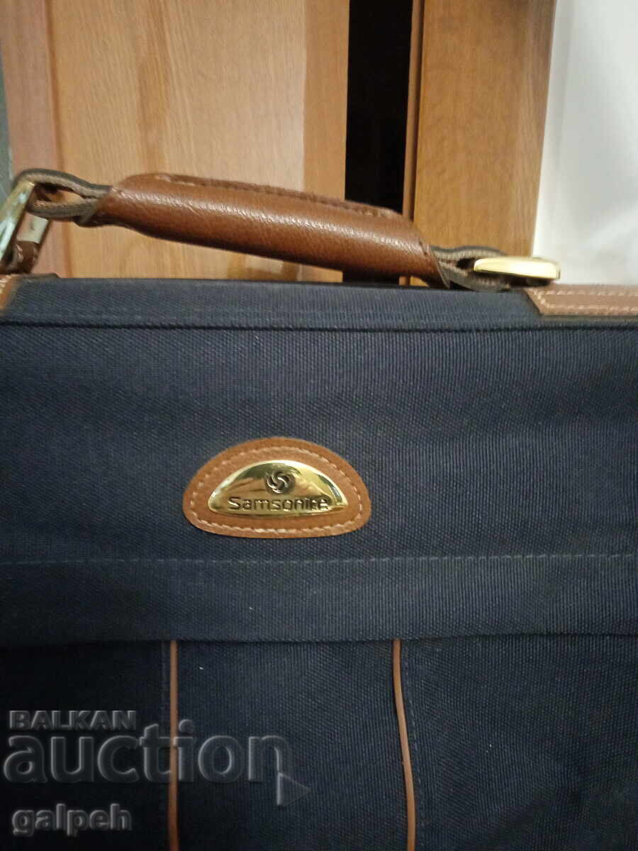 SUIT BAG - SAMSONITE - NEW - 175 lv. with price 175.00 BGN | € 89.48 SUIT BAG - SAMSONITE - NEW - 175 lv. with price 175.00 BGN | € 89.48