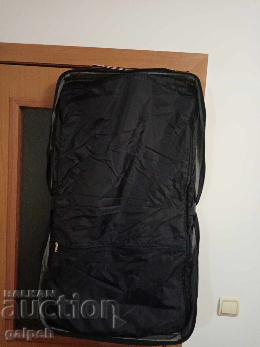 Auction SUIT BAG - SAMSONITE - NEW - 175 lv. Auction SUIT BAG - SAMSONITE - NEW - 175 lv.