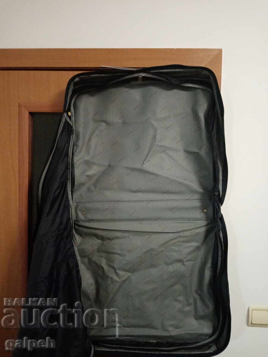 Delivery of SUIT BAG - SAMSONITE - NEW - 175 lv. Delivery of SUIT BAG - SAMSONITE - NEW - 175 lv.
