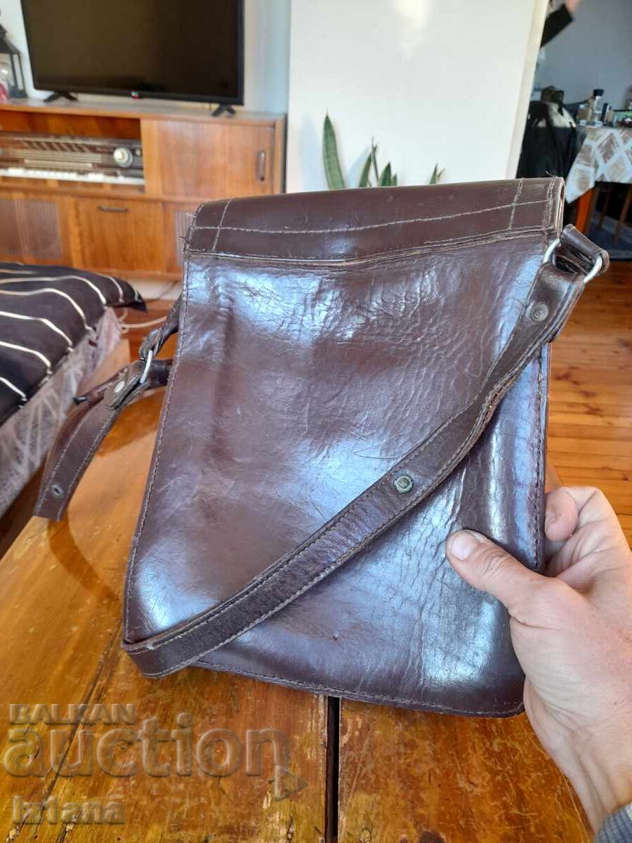 Δημοπρασία Παλιά δερμάτινη τσάντα Δημοπρασία Παλιά δερμάτινη τσάντα
