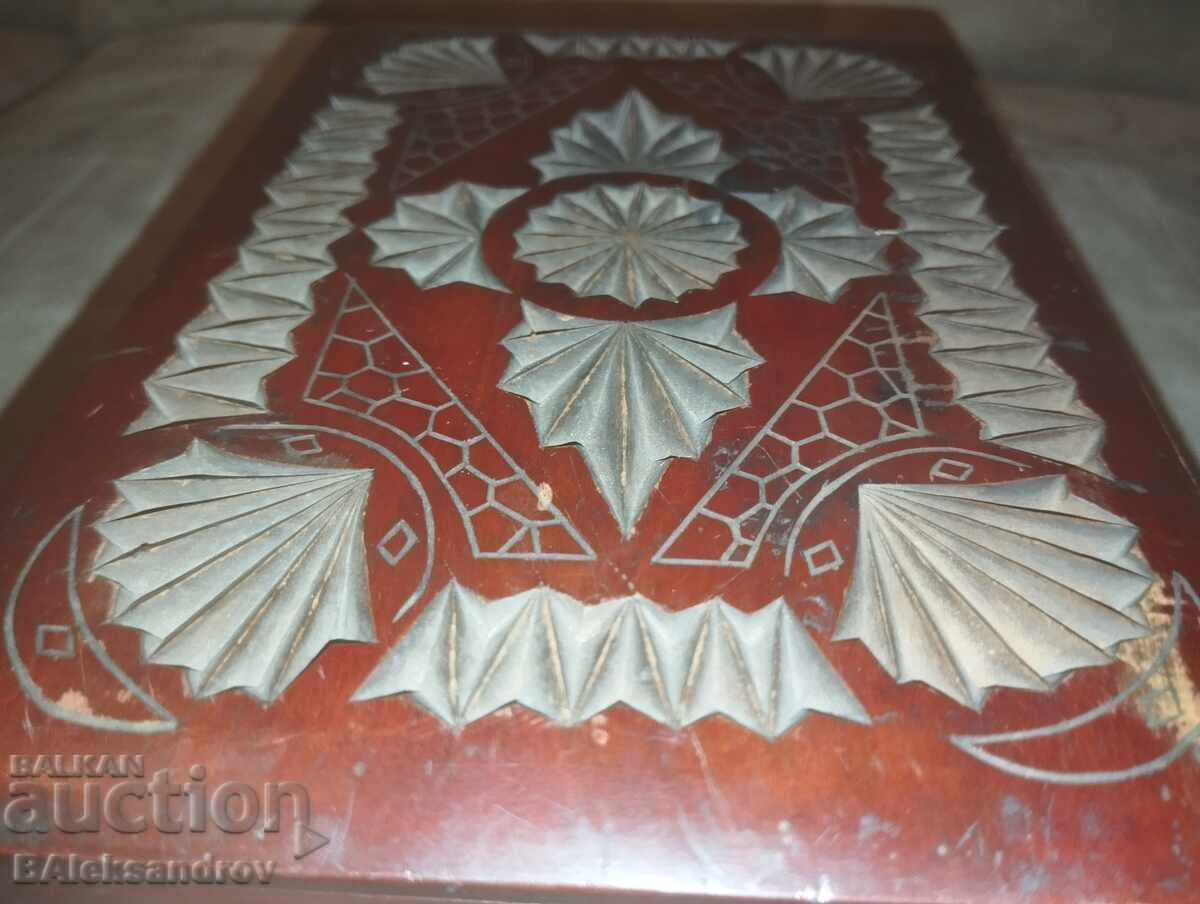 Interesting carved wooden box - 6 Interesting carved wooden box - 6