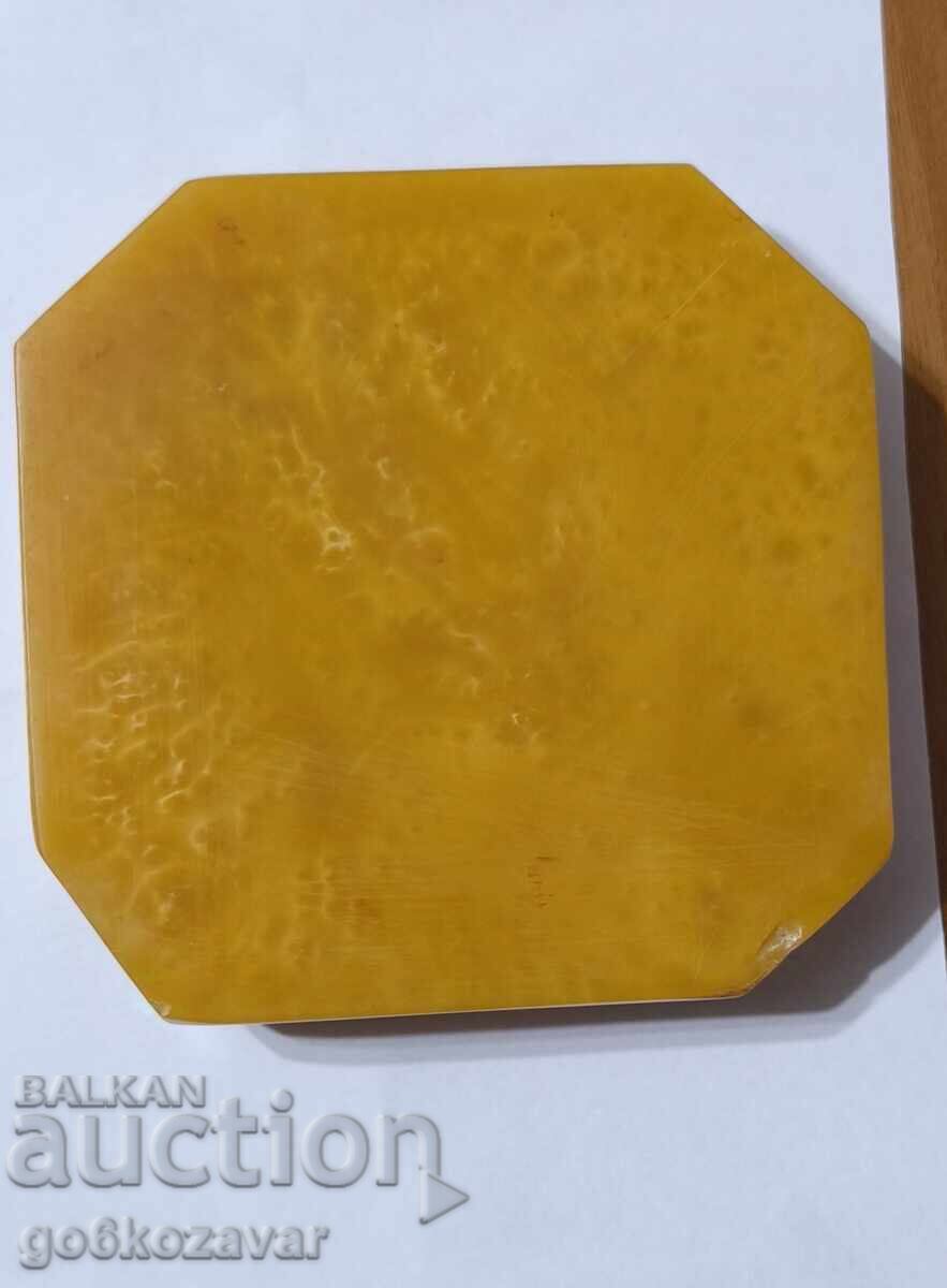 Ashtray Katalin Bakelite! with price 22.00 BGN | € 11.25 Ashtray Katalin Bakelite! with price 22.00 BGN | € 11.25