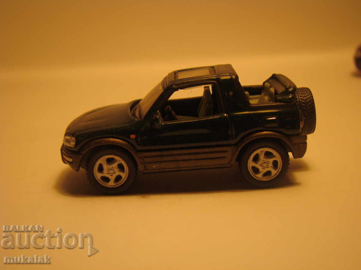 HONGWELL  1/72  TOYOTA  RAV 4    МОДЕЛ КОЛИЧКА