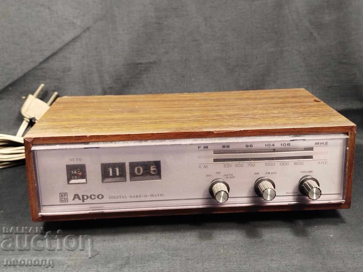 BZC OLD RETRO TRANSISTOR CLOCK RADIO APCO