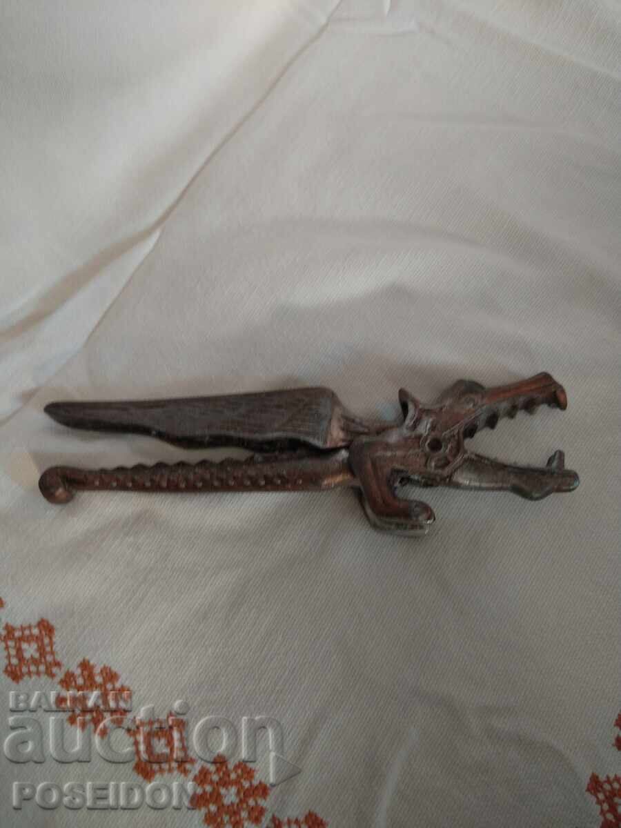 Auction NUTCRACKER DRAGON Auction NUTCRACKER DRAGON