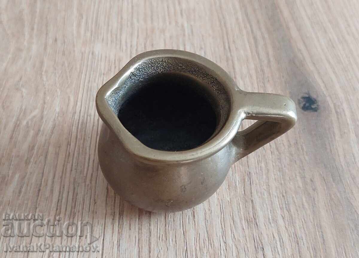 Delivery of Brass jug for collectors