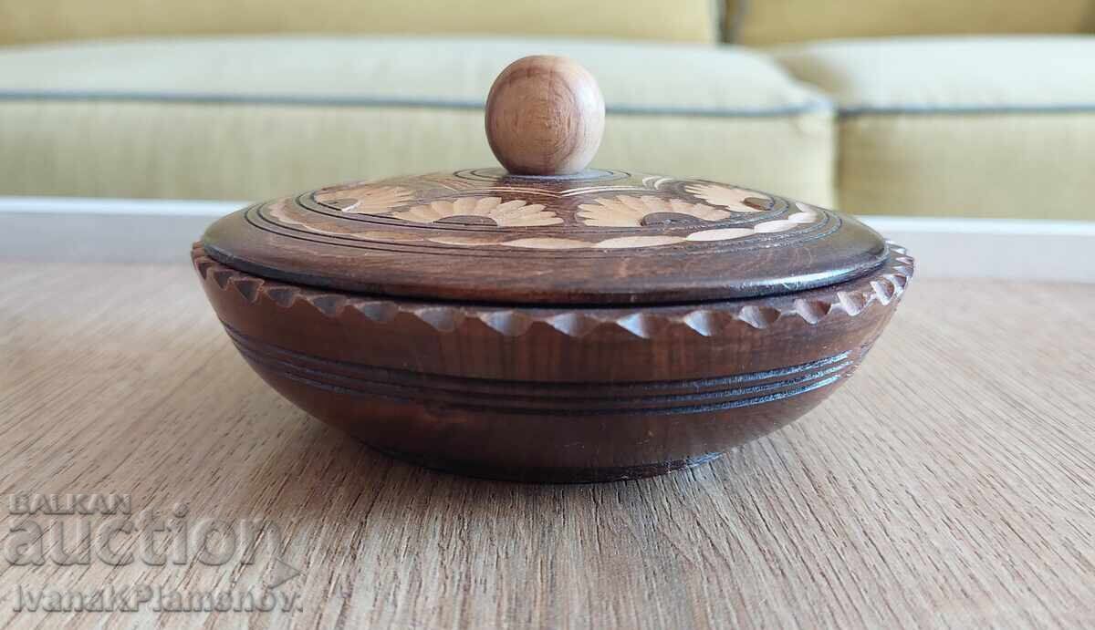 Carving box for collectors with price 30.00 BGN | € 15.34 Carving box for collectors with price 30.00 BGN | € 15.34