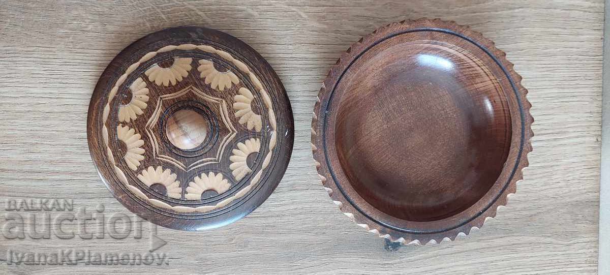 Delivery of Carving box for collectors Delivery of Carving box for collectors