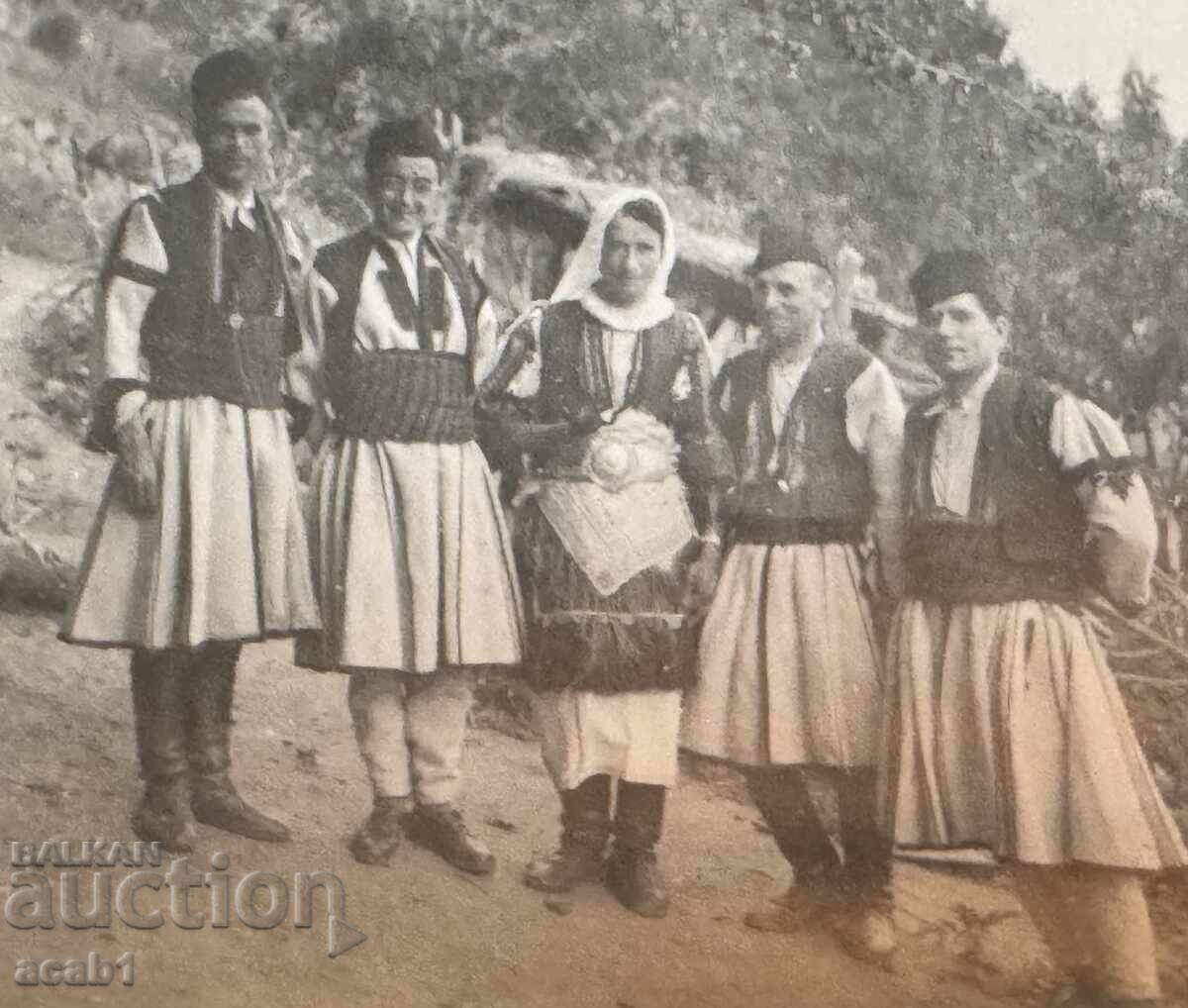 Μακεδονικά Κοστούμια Άνδρας με γυναικεία φορεσιά