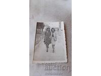 Photo Lovech Two young women on a walk