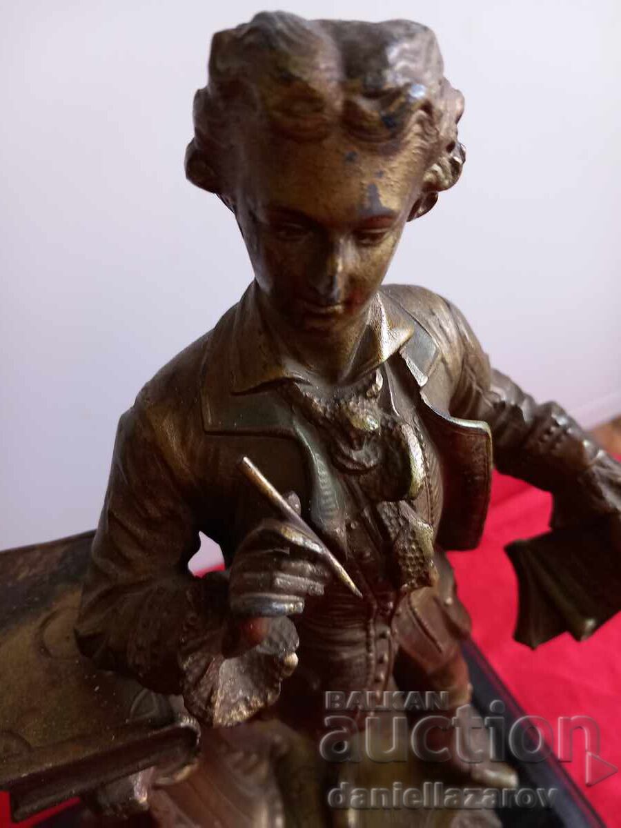 Old Baroque French Bronze Statuette, Figure with price 290.00 BGN | € 148.27 Old Baroque French Bronze Statuette, Figure with price 290.00 BGN | € 148.27