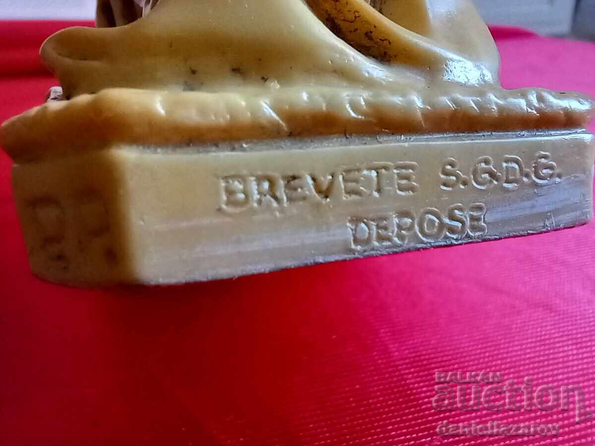 Old French Statuette Kneeling Virgin 1960s - 6 Old French Statuette Kneeling Virgin 1960s - 6