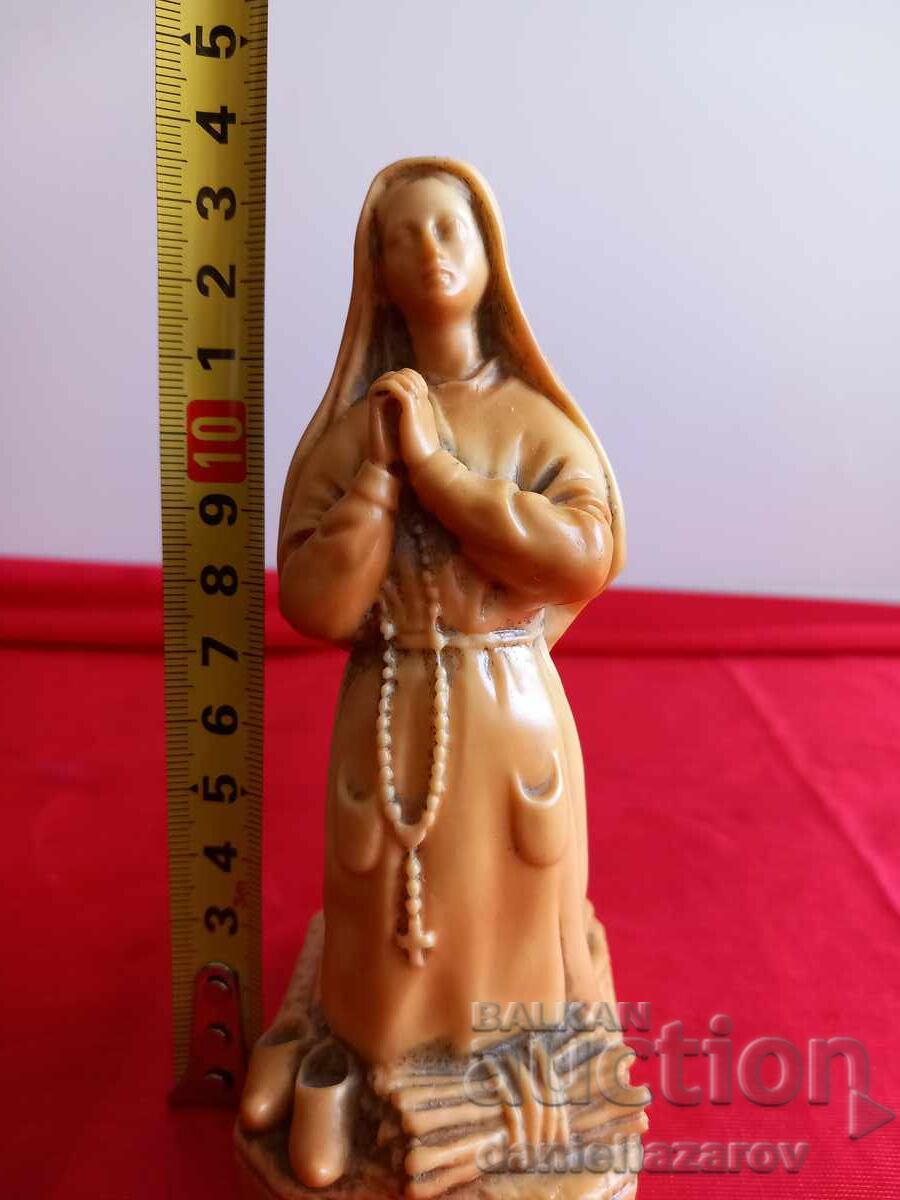 Old French Statuette Kneeling Virgin 1960s - 7 Old French Statuette Kneeling Virgin 1960s - 7