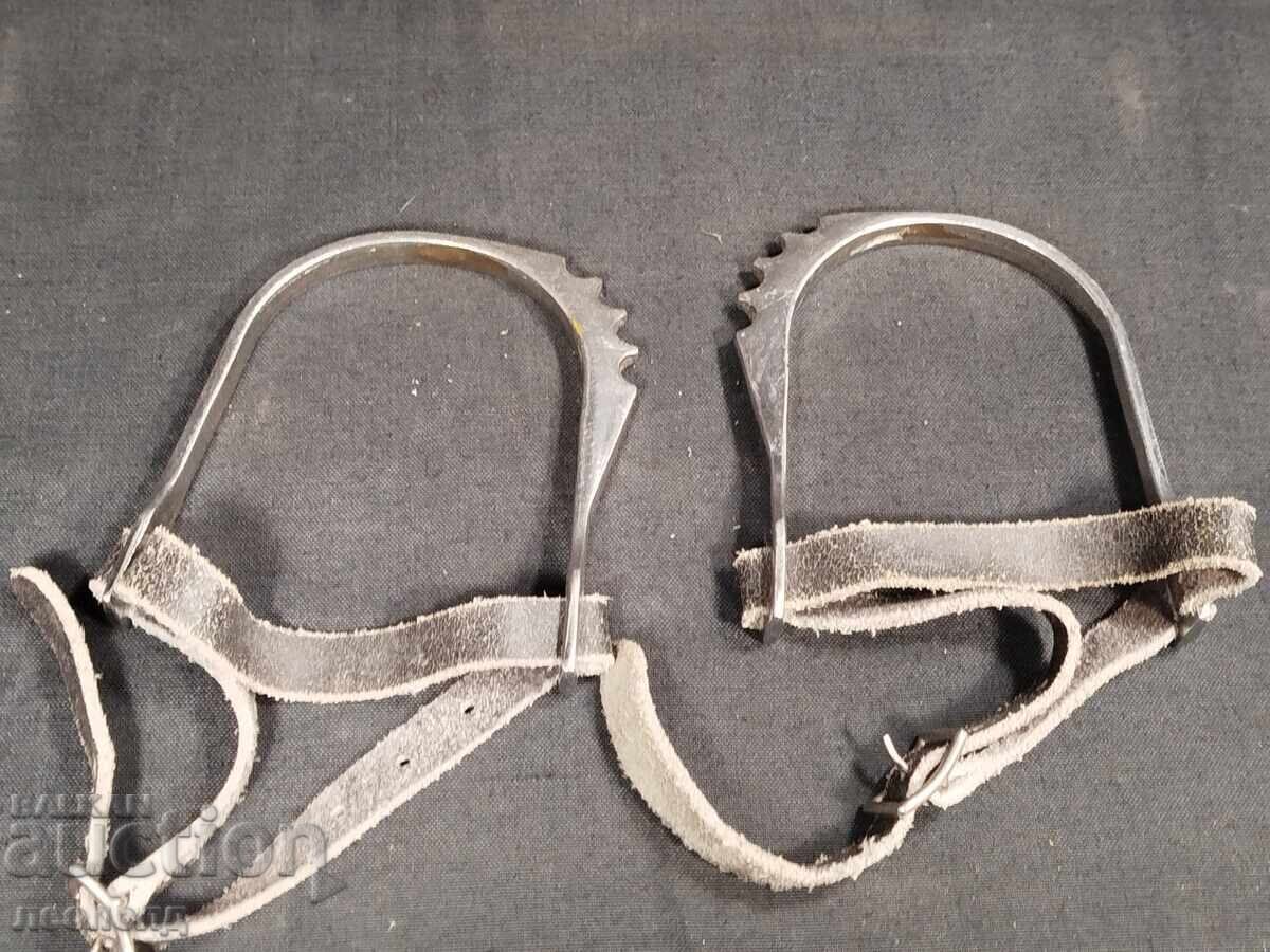 Auction PAIR OF OLD RETRO CAVALRY SPURS Auction PAIR OF OLD RETRO CAVALRY SPURS