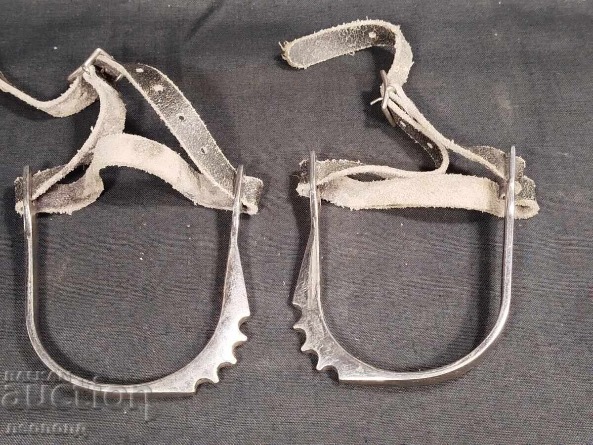 PAIR OF OLD RETRO CAVALRY SPURS PAIR OF OLD RETRO CAVALRY SPURS