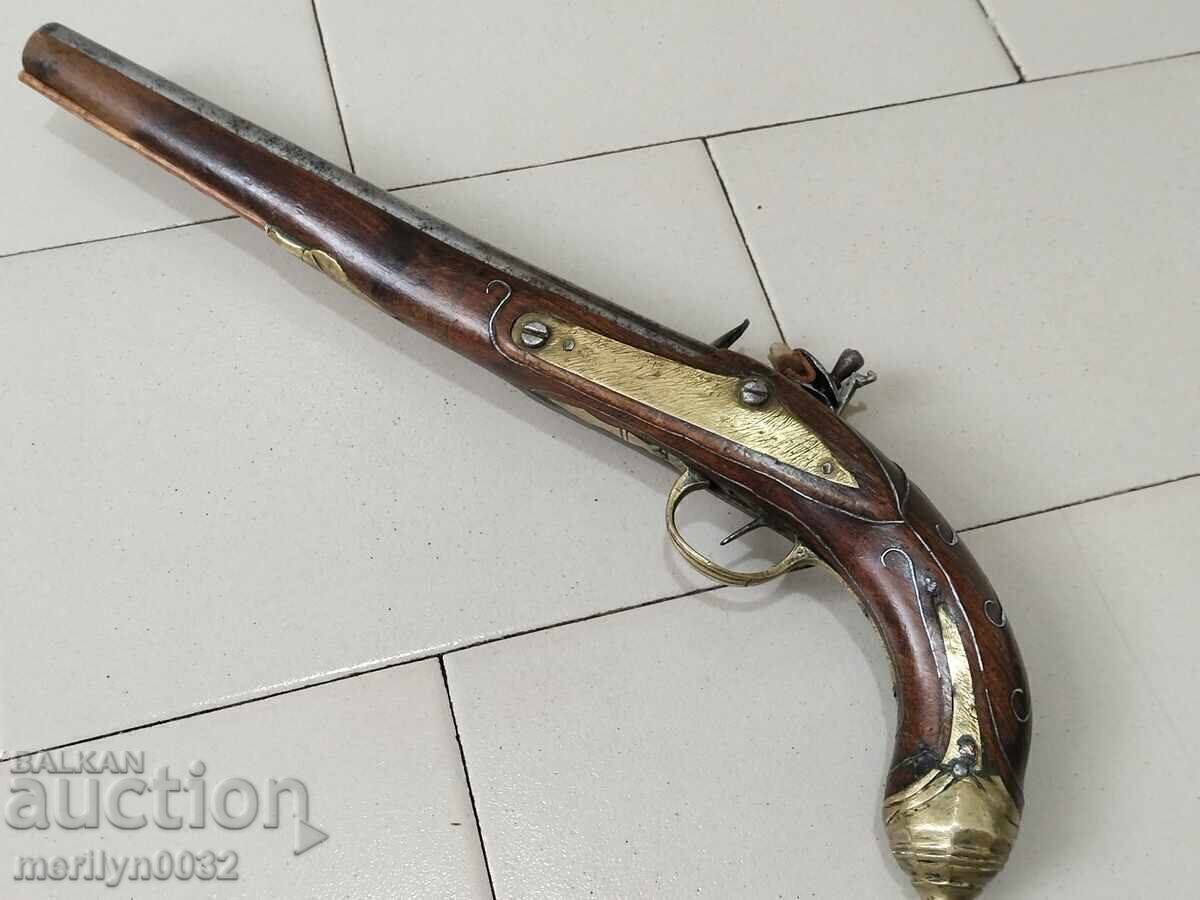 Pistol otoman Flint de 47 cm cu crampoane argintii cu preț € 667.97 | 1306.44 BGN Pistol otoman Flint de 47 cm cu crampoane argintii cu preț € 667.97 | 1306.44 BGN