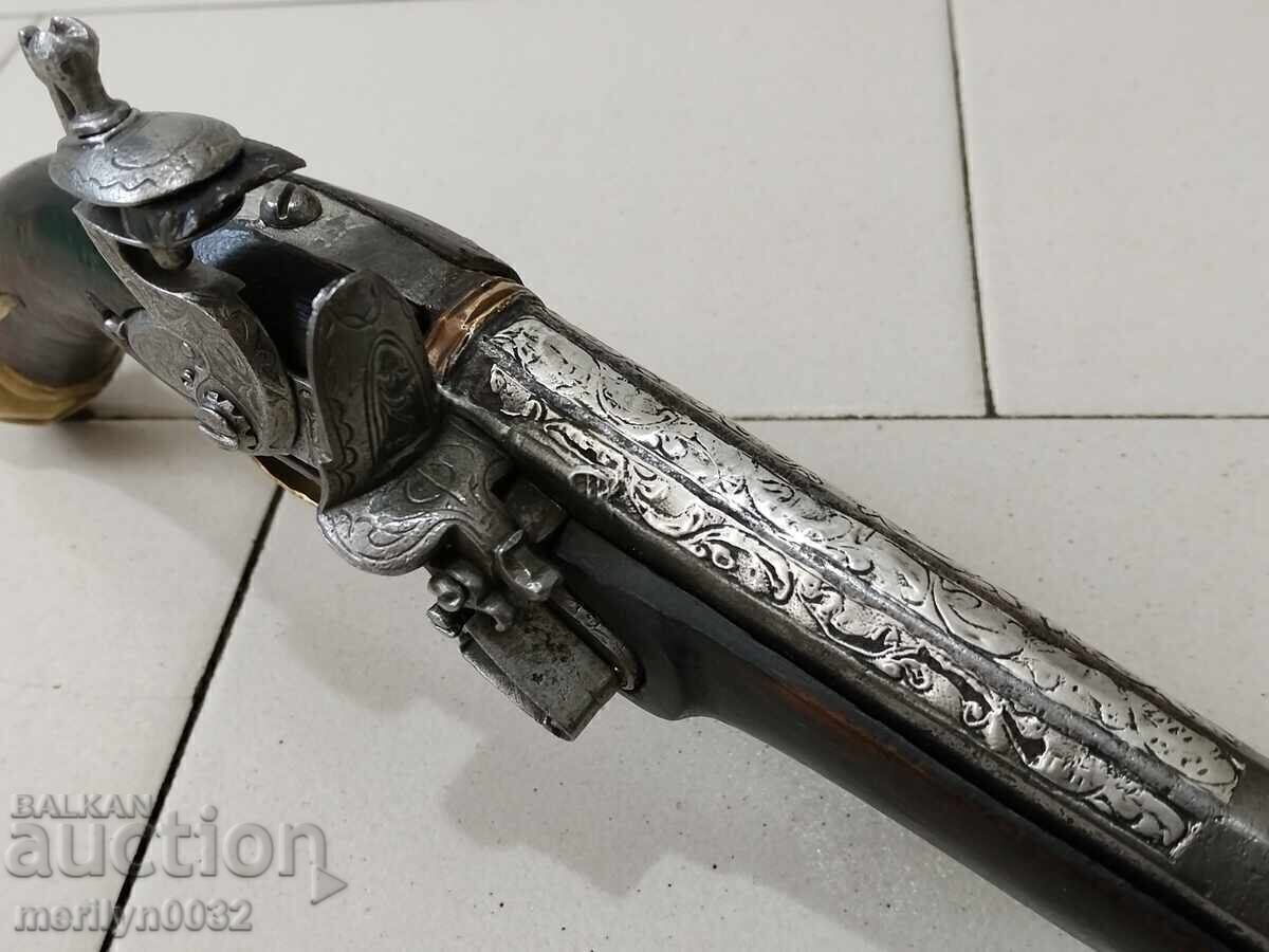 Auction Flintlock pistol 42cm Ottoman pistol with silver fittings Auction Flintlock pistol 42cm Ottoman pistol with silver fittings