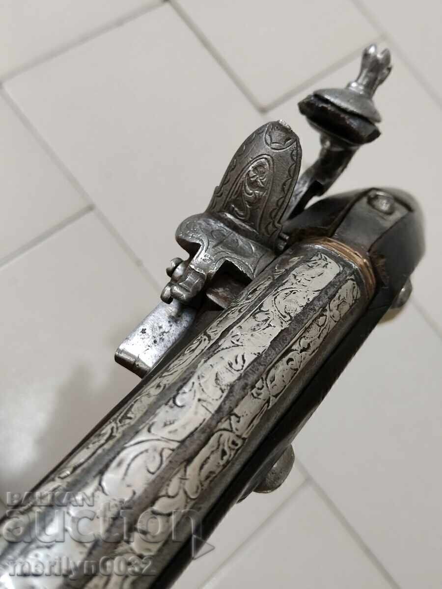 Delivery of Flintlock pistol 42cm Ottoman pistol with silver fittings Delivery of Flintlock pistol 42cm Ottoman pistol with silver fittings