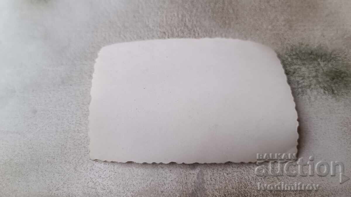 Φωτογραφία Άνθρωπος στην παραλία με τιμή 1.75 BGN | € 0.89 Φωτογραφία Άνθρωπος στην παραλία με τιμή 1.75 BGN | € 0.89