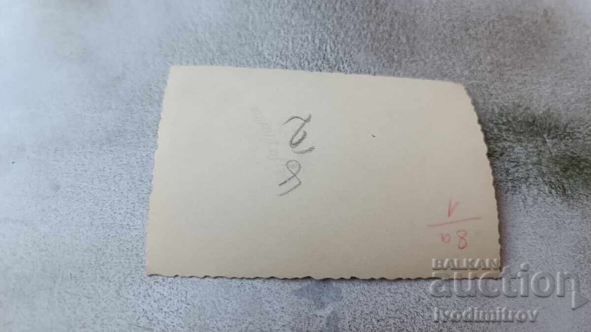 Φωτογραφία Άνδρας με σορτς με τιμή 1.85 BGN | € 0.95