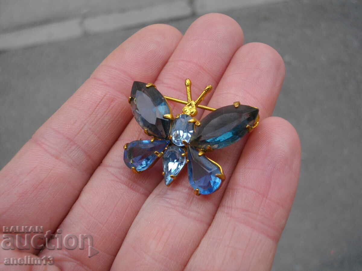 OLD GOLD PLATED BUTTERFLY BROOCH with price 35.00 BGN | € 17.90 OLD GOLD PLATED BUTTERFLY BROOCH with price 35.00 BGN | € 17.90