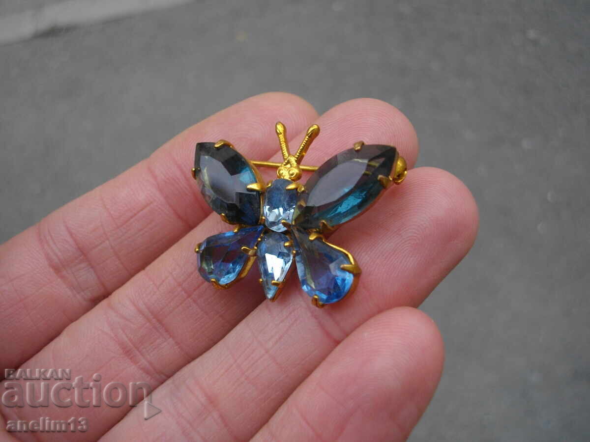 Delivery of OLD GOLD PLATED BUTTERFLY BROOCH Delivery of OLD GOLD PLATED BUTTERFLY BROOCH