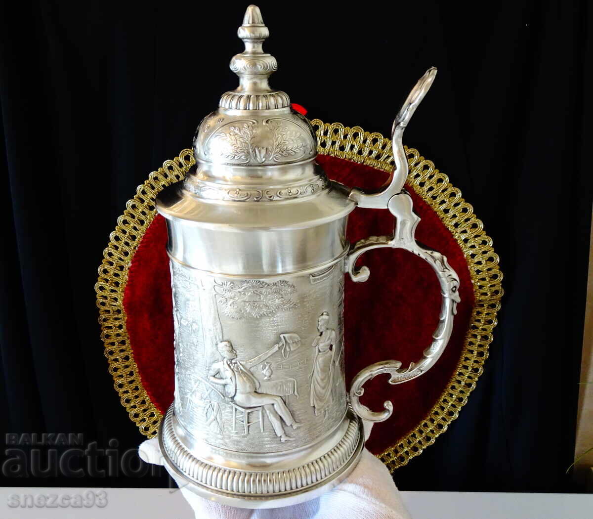 Cana din cositor Lindenwirtin, familie, nunta din cositor. cu preț 249.00 BGN | € 127.31 Cana din cositor Lindenwirtin, familie, nunta din cositor. cu preț 249.00 BGN | € 127.31