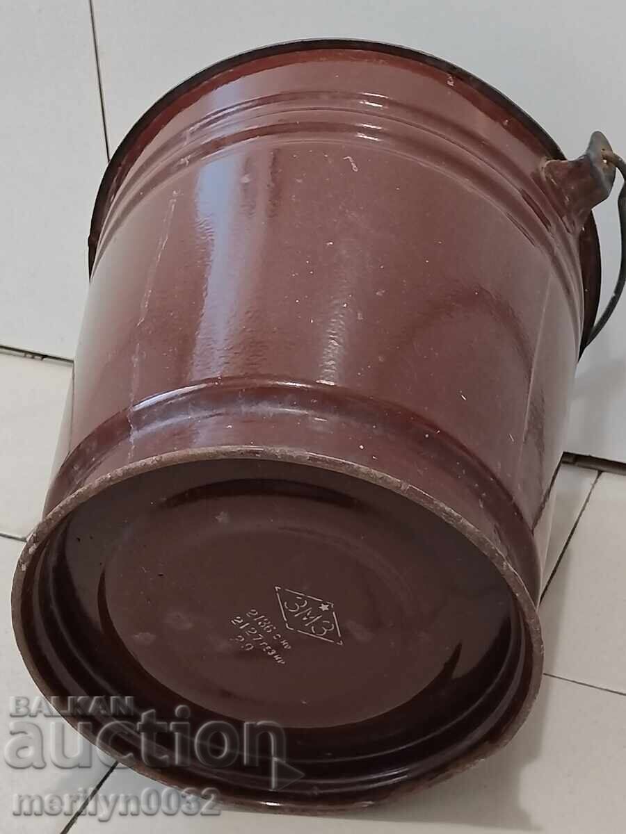 Delivery of Enamel bucket from the Soviet era enameled vessel basin USSR