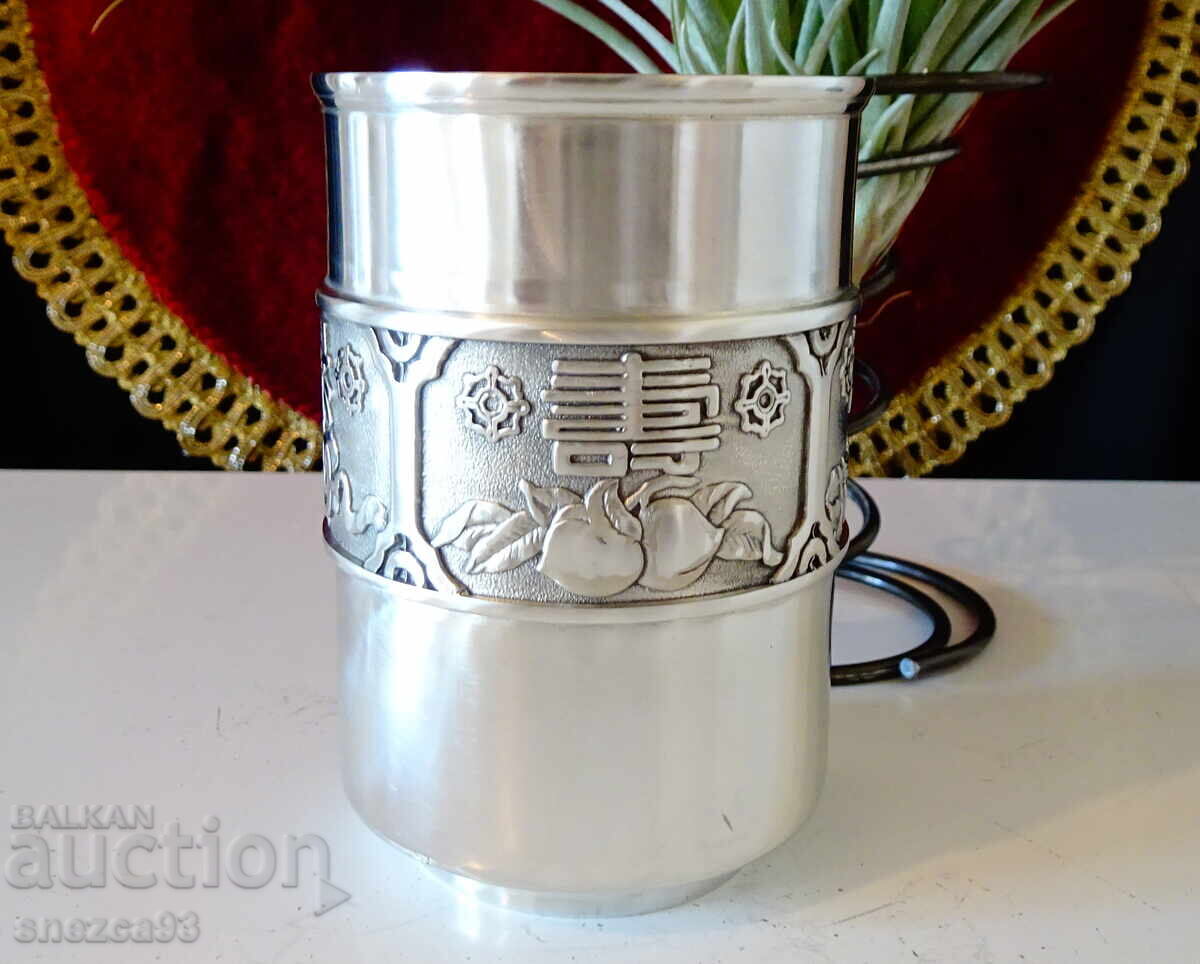 Delivery of Lucky pewter cup. Delivery of Lucky pewter cup.