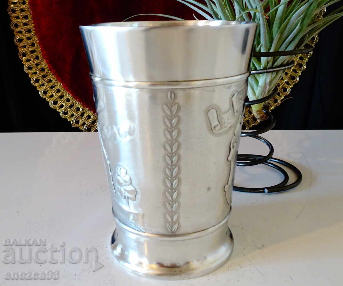 Cup, mug made of pewter Schwäbisch Hall. with price 59.00 BGN | € 30.17 Cup, mug made of pewter Schwäbisch Hall. with price 59.00 BGN | € 30.17