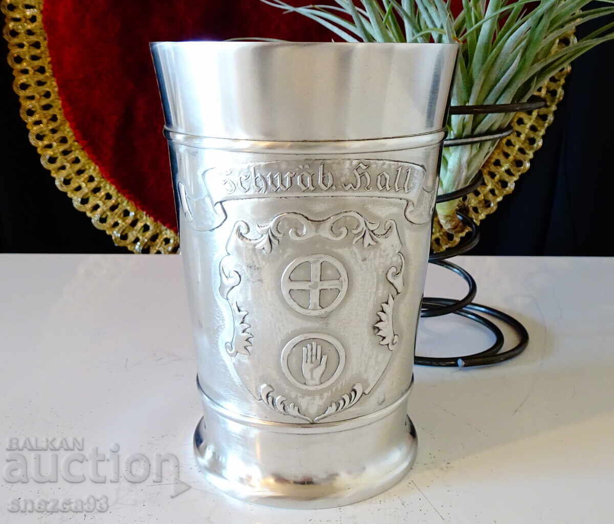 Auction Cup, mug made of pewter Schwäbisch Hall. Auction Cup, mug made of pewter Schwäbisch Hall.