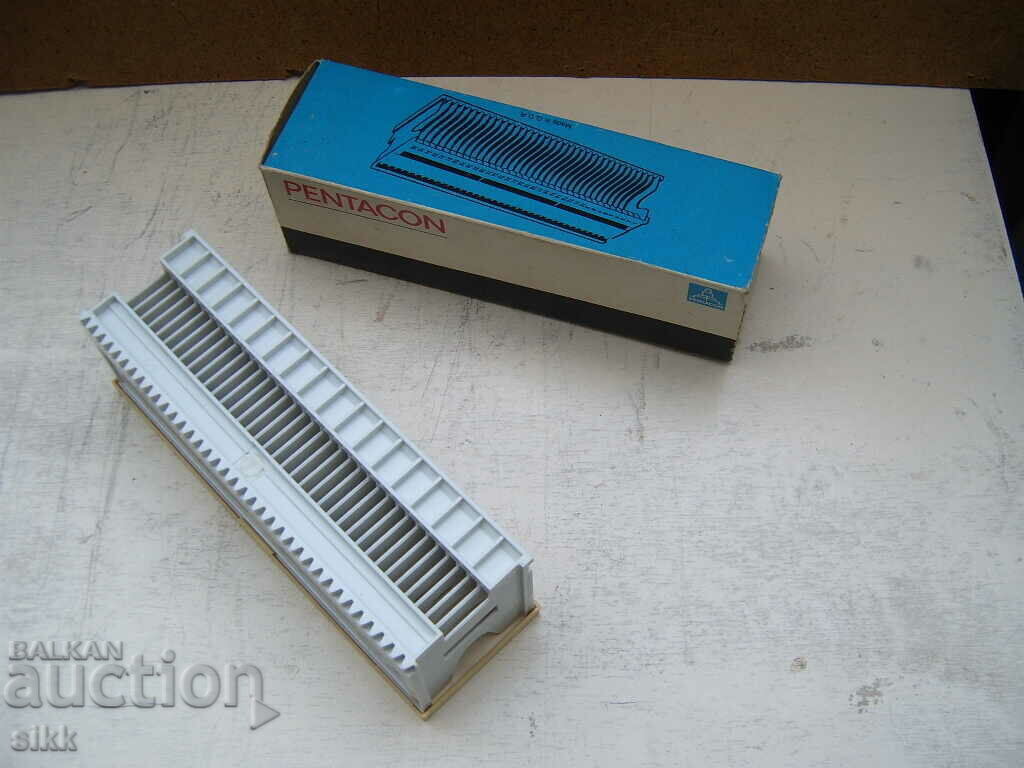 Магазин за диапроектор с цена 5.00 лв. | € 2.56 Магазин за диапроектор с цена 5.00 лв. | € 2.56