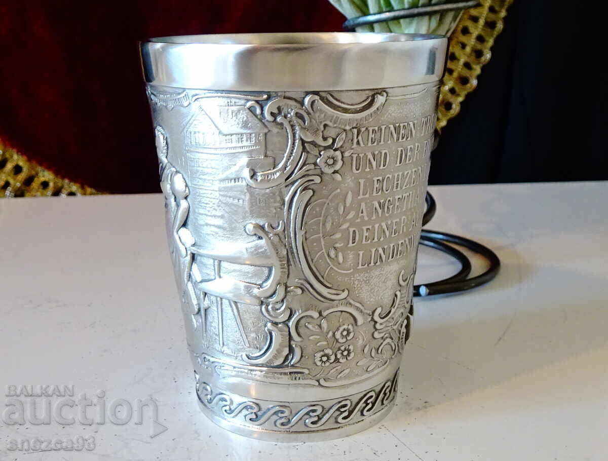 Auction Lindenwirtin tin cup, tin wedding. Auction Lindenwirtin tin cup, tin wedding.