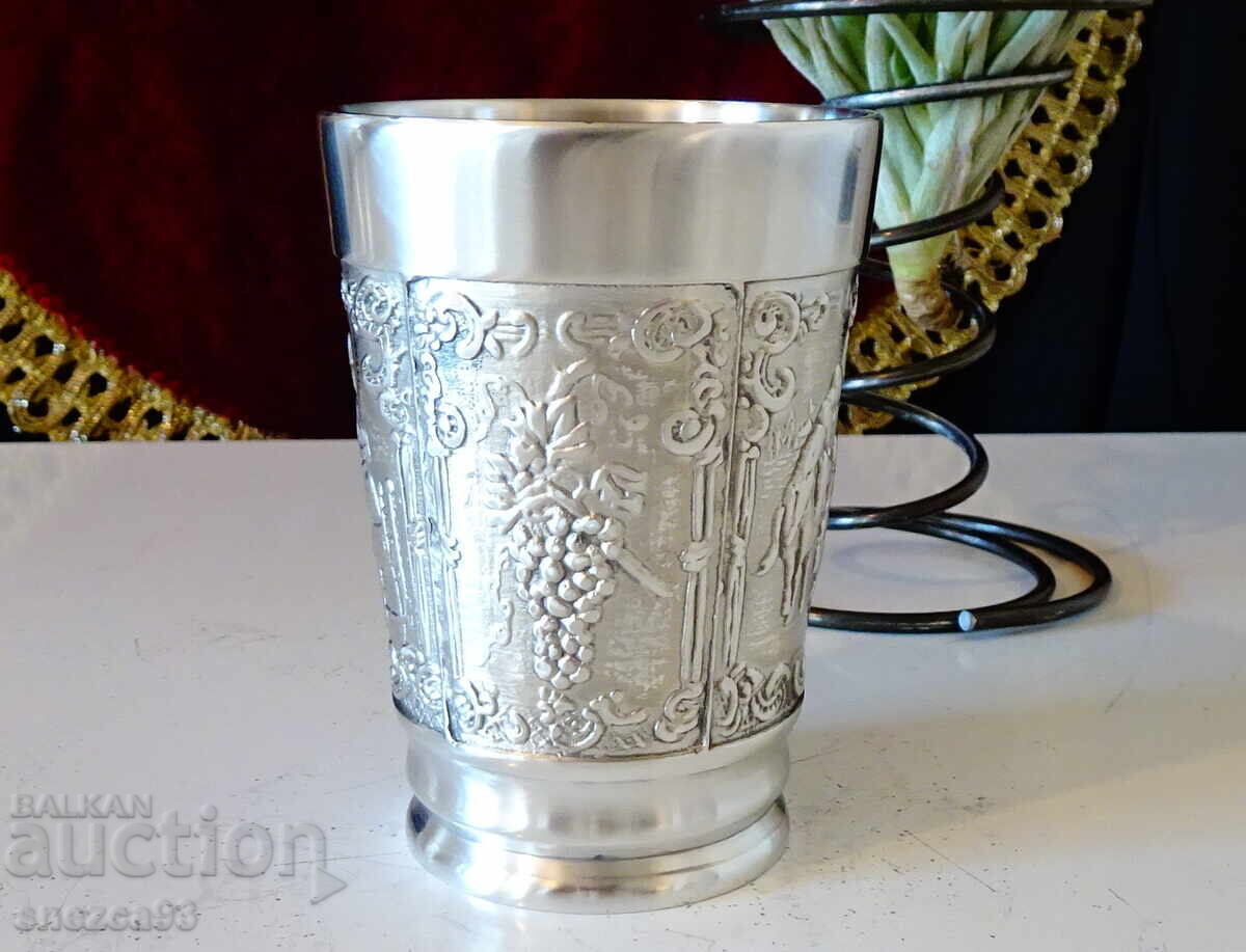 Τσιγκένιο κύπελλο, κυνηγοί. με τιμή 49.00 BGN | € 25.05