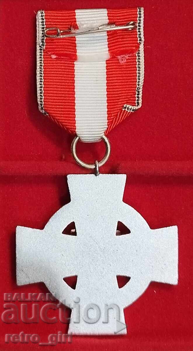 Delivery of Germany medal with box Delivery of Germany medal with box