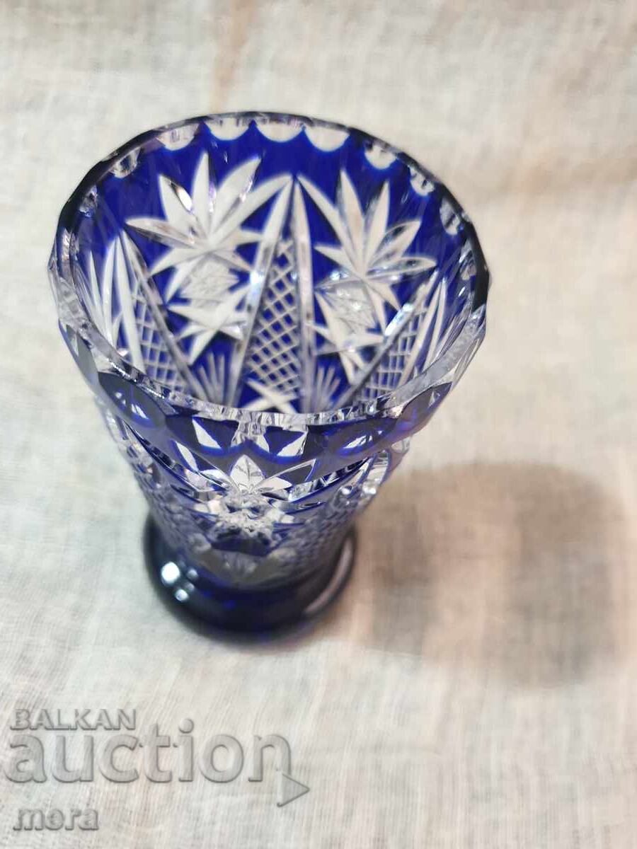 Παράδοση Κρυστάλλινο βάζο από χρωματιστό κρύσταλλο