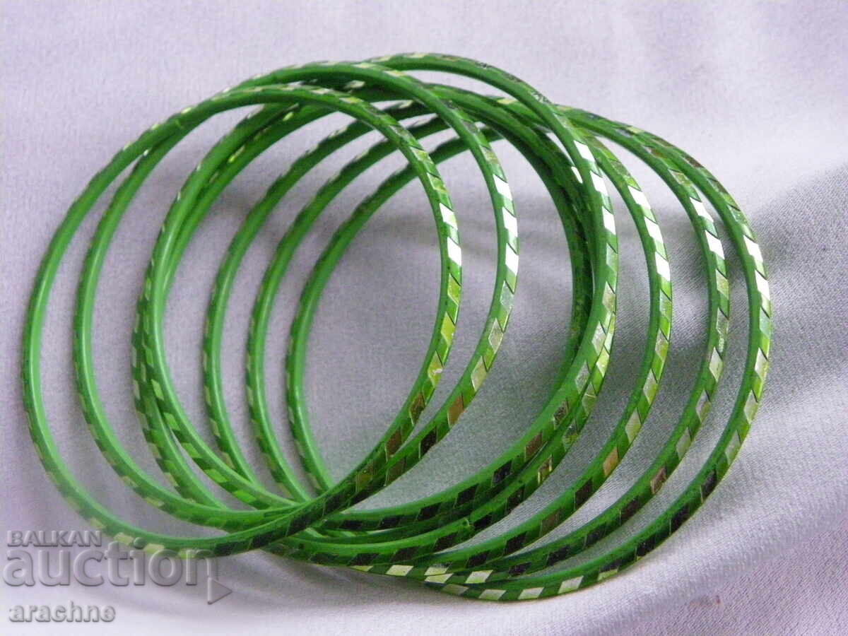 8 metal bracelets with price 10.00 BGN | € 5.11 8 metal bracelets with price 10.00 BGN | € 5.11