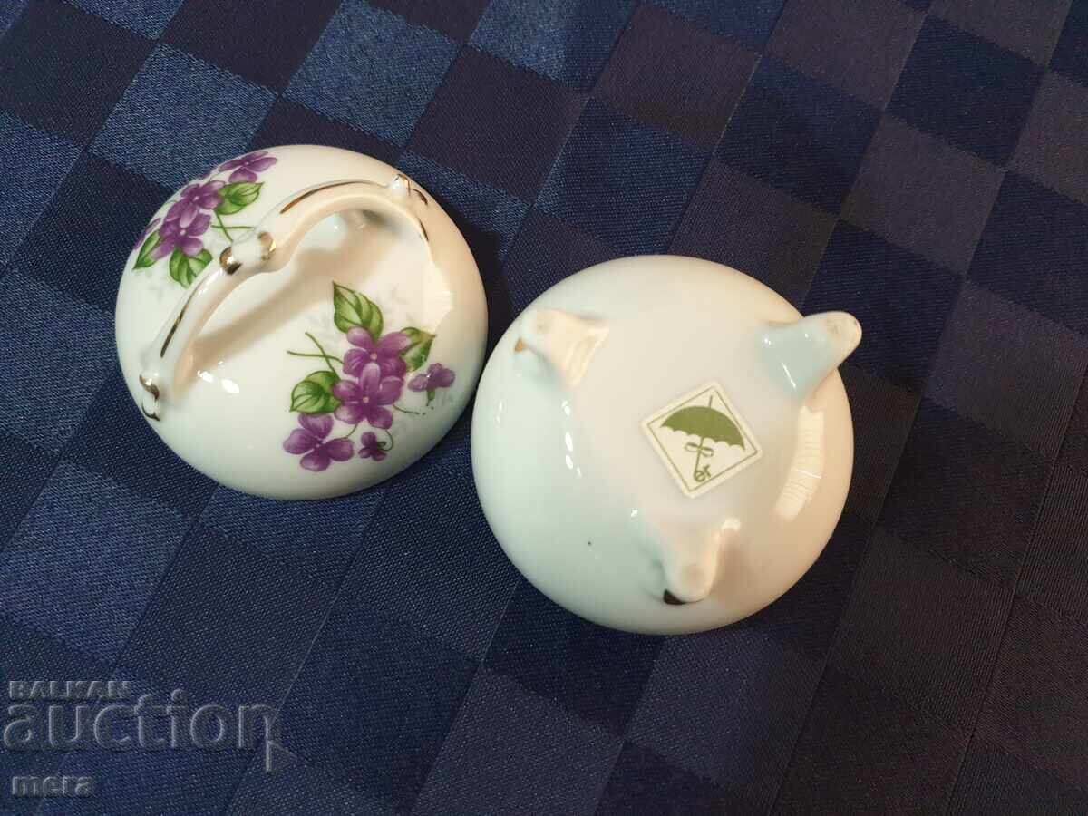 Delivery of Porcelain jeweler Delivery of Porcelain jeweler