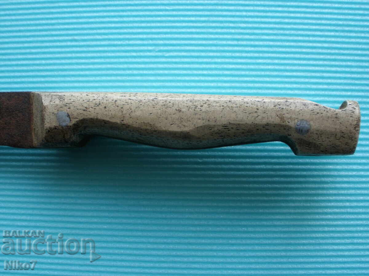 Un cuțit vechi cu mâner de os. - 5