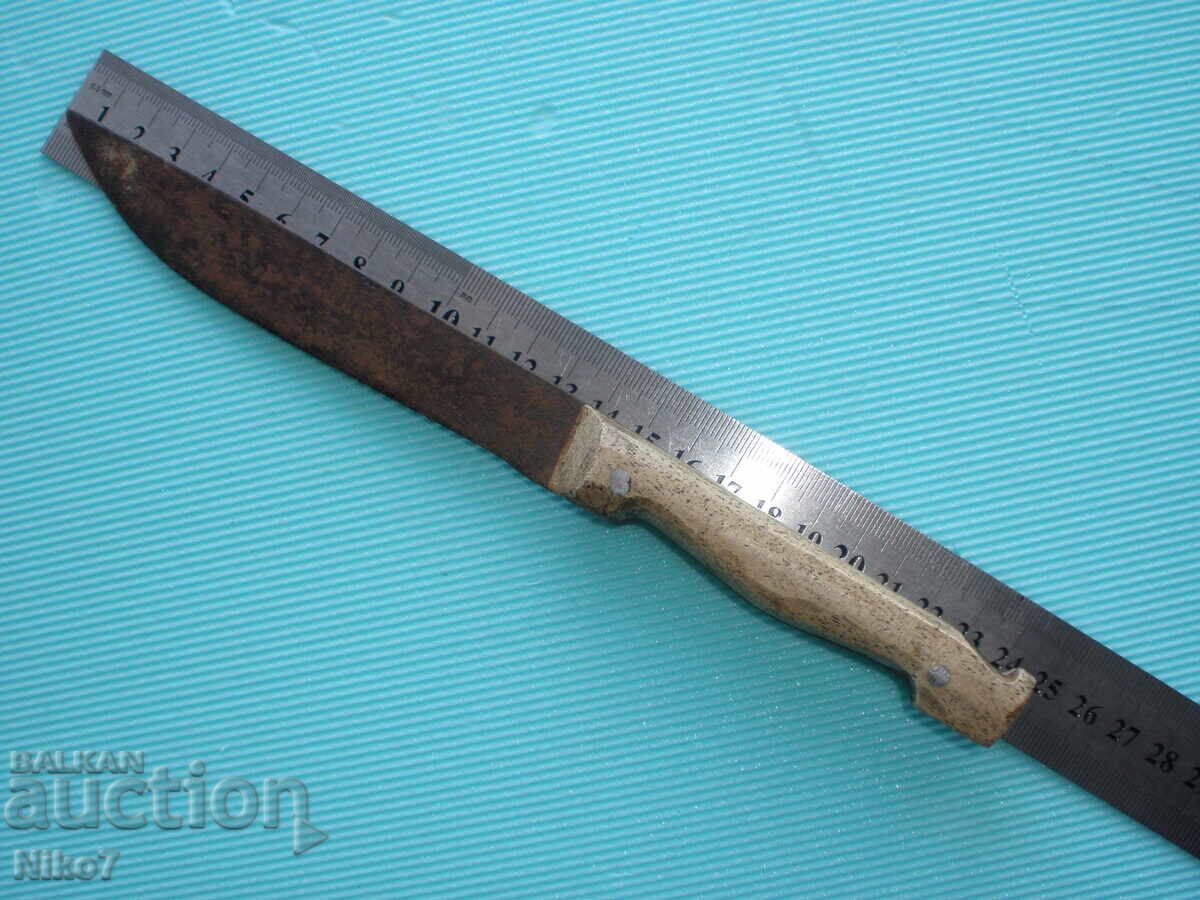 Un cuțit vechi cu mâner de os. - 7