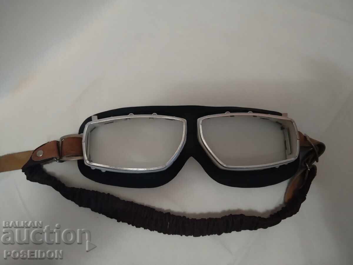 Delivery of Old, moto, pilot glasses. Delivery of Old, moto, pilot glasses.