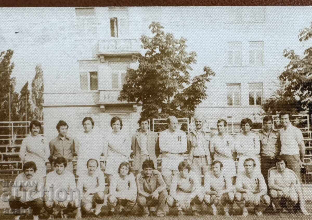 Veterans football team with price 7.99 BGN | € 4.09 Veterans football team with price 7.99 BGN | € 4.09